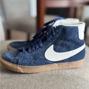 Nike Blazer Mid Navy Suede High-Top Sneakers with White Swoosh Size 6.5